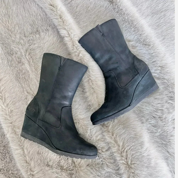 Ugg Australia Joely Leather Wedge Boot Size 6/37 Black Waterproof Shearling - Picture 2 of 9